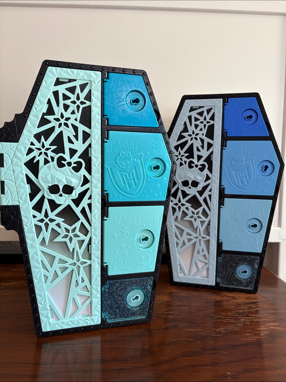 MONSTER HIGH Skulltimate Secrets Coffin Lockers Set of 2